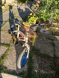 Bicicletta Bimbo 6-9 anni stile BMX 