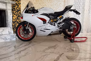 Ducati Panigale V2 bianco Star White Silk