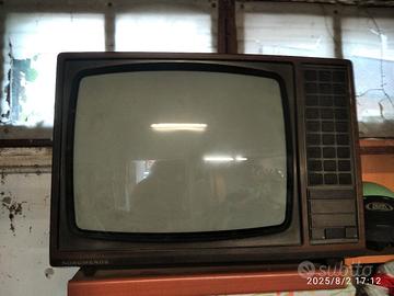 TV a colori anni 80 vintage