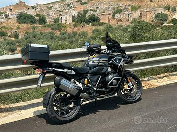 BMW GS  1250 TRIPLE BLECK