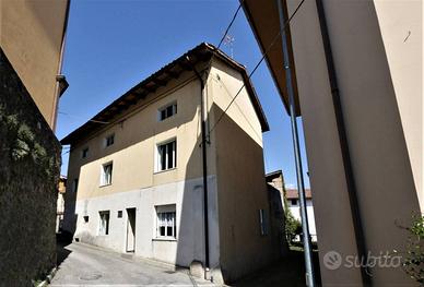 Terratetto unifamiliare frazione Susans 127, Majan