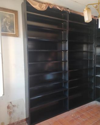 scaffalatura metallica