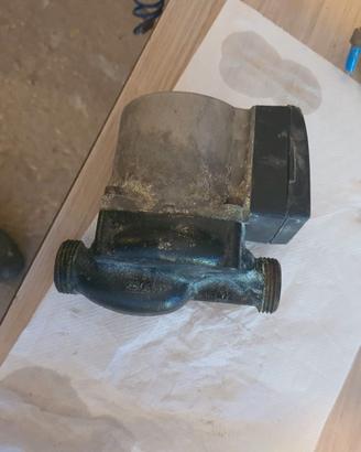 Pompe caldaia Grundfos per ricambi