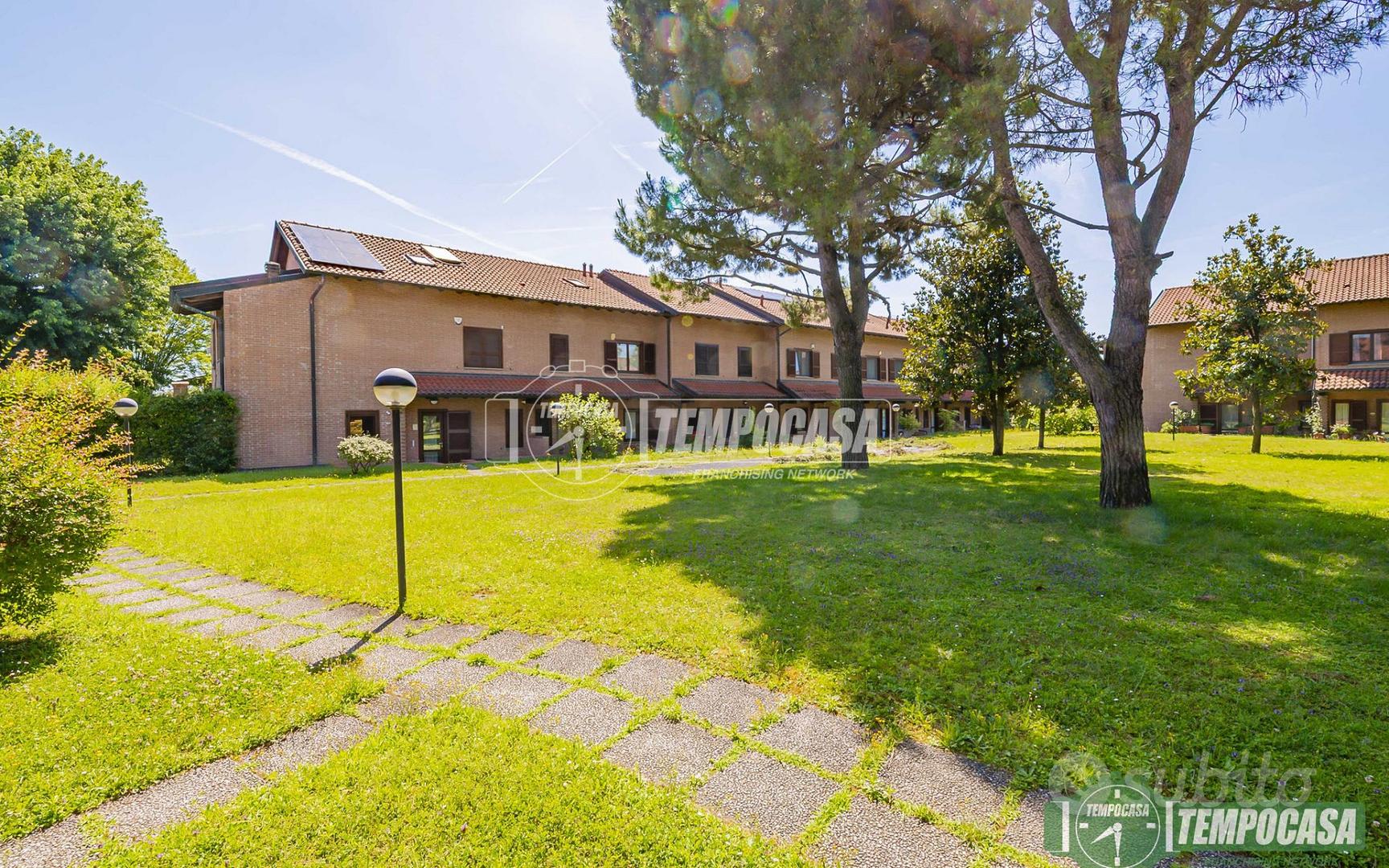 VILLA A SCHIERA CON BOX DOPPIO! - Vista 2