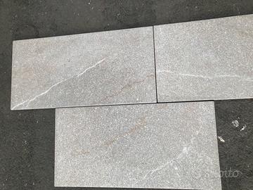 Piastrella in gres 20x40.4 R11 pochi mq