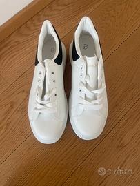 Scarpe nuove mai usate