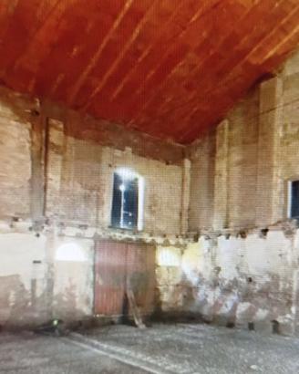 Casa capannone terra