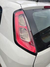 Fanale post sinistro FIAT GRANDE PUNTO 2011