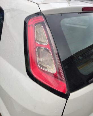 Fanale post sinistro FIAT GRANDE PUNTO 2011