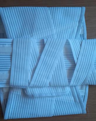 Corsetto dorsolombare con spallacci e stecche