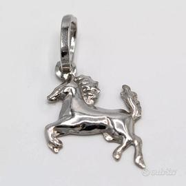 Ciondolo in oro bianco 18kt cavallo E.448