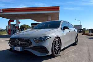 Mercedes classe a 180d Alpine Grey Edition AMG aut