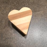 Scatolina di legno a forma di cuore 