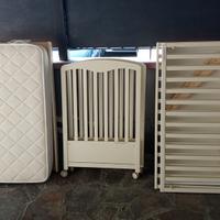 Lettino a cancelli in legno, completo