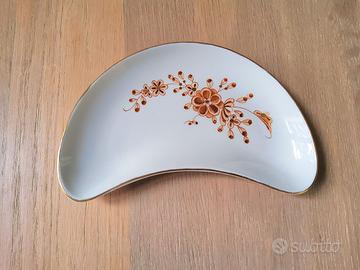 Wedgwood piatto mezzaluna dipinto a mano