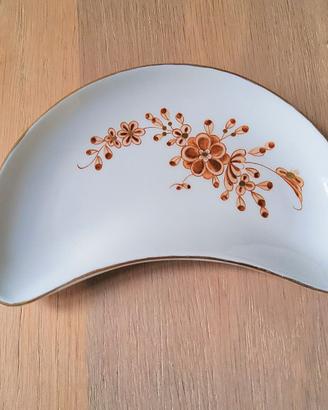 Wedgwood piatto mezzaluna dipinto a mano