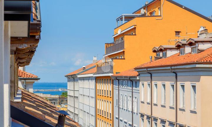 3 LOCALI A TRIESTE
