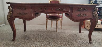 elegante scrivania centrale Luigi V
