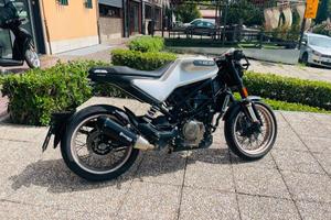 HUSQVARNA Svartpilen 401 TUTTO INCLUSO ANCHE PAS
