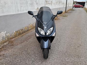 Yamaha T Max - 2004