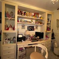 Libreria, scrivania e sedia cameretta