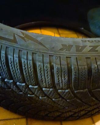 Pneumatici invernali 225/55 R18 Bridgestone