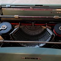 macchina da scrivere vintage Olivetti 