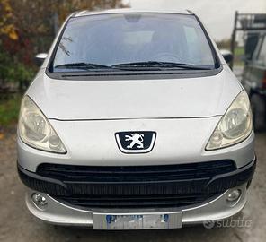 RICAMBI USATI AUTO PEUGEOT 1007 1Â° Serie 8HZ Dies