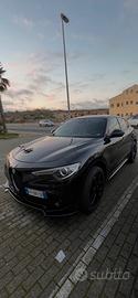 Alfa romeo stelvio total black