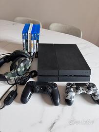 PlayStation 4 + 2 Controller + Cuffie + 6 Giochi