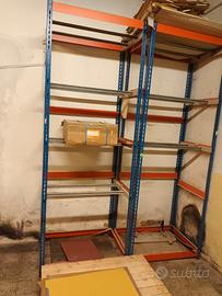 scaffali metallo fascia rossa