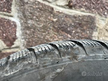 Cerchi  con pneumatici invernali