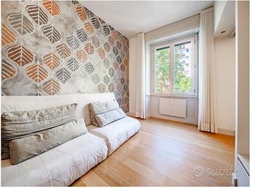 2 divani moderni in lino beige – Pagato €4.796