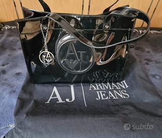 Borsa lucida Armani Jeans Abbigliamento e Accessori In vendita a Ferrara