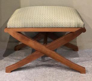Sgabello in noce con cuscino con tessuto Armani