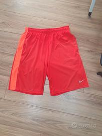 Pantaloncini Dri-Fit Nike usati rossi