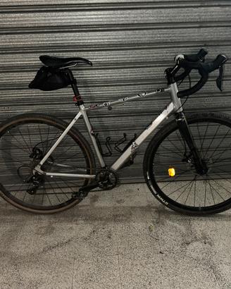 Bici gravel  triban rc 100