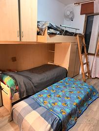 Letto a castello con 3 letti + mobili