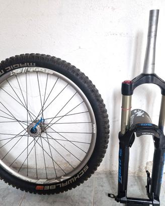 RockShox Lyrik R 26 coil + ruota spank 26 perno 20