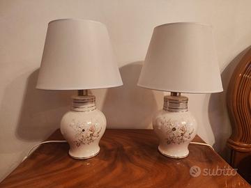 Coppia abat-jour classiche in ceramica decorata