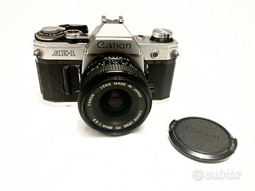 Macchina fotografica Canon AE-1 con 28mm