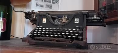 Macchina da scrivere Olivetti M40