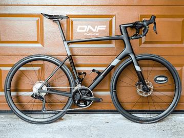 CANNONDALE SUPERSIX EVO 105 Di2 ⚫ 58/XL ⚪