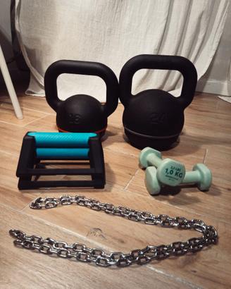 Kettlebell 24 kg e altri attrezzi