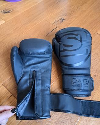 Guantoni kick boxing