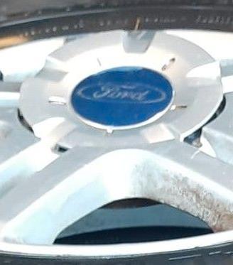 4 CERCHI IN LEGA R 15 4 FORI CO0MPLETI DI GOMME