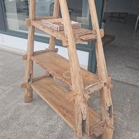 mobile in legno con ripiani