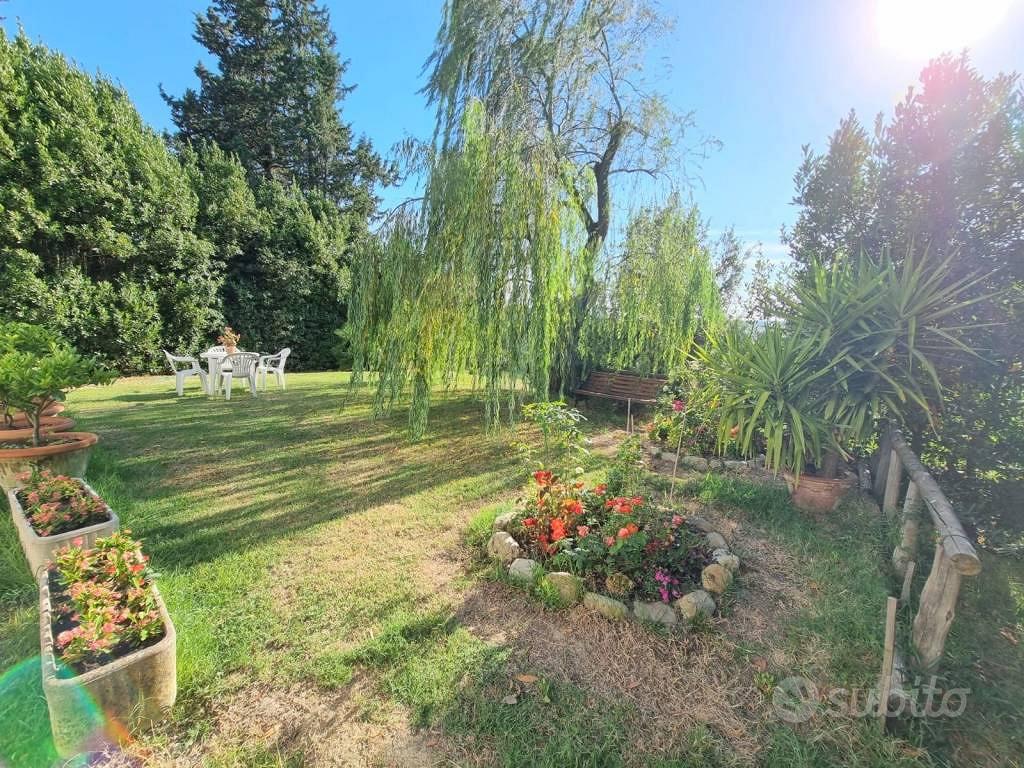 Rustico / Casale di 420 m² con più di 5 locali a E - Vista 5