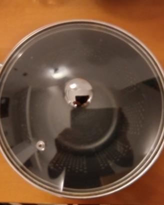 Pentola con scolapasta e coperchio