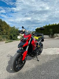 Ducati Hyperstrada 821